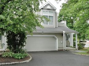 162 Colonial Road Apt 1, Stamford CT 06906