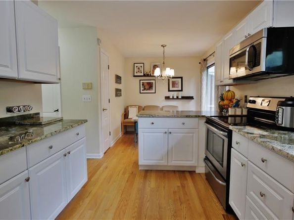 162 Colonial Road Apt 1, Stamford CT 06906