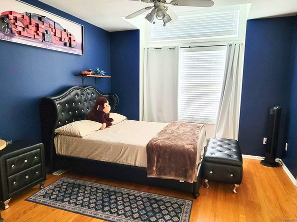 162 Colonial Road Apt 1, Stamford CT 06906