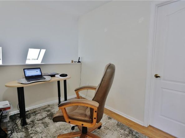 162 Colonial Road Apt 1, Stamford CT 06906