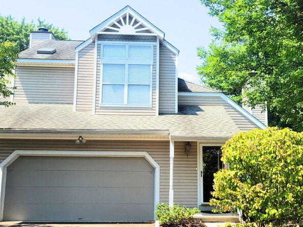 162 Colonial Road Apt 1, Stamford CT 06906