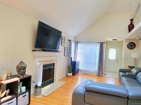 162 Colonial Road Apt 1, Stamford CT 06906