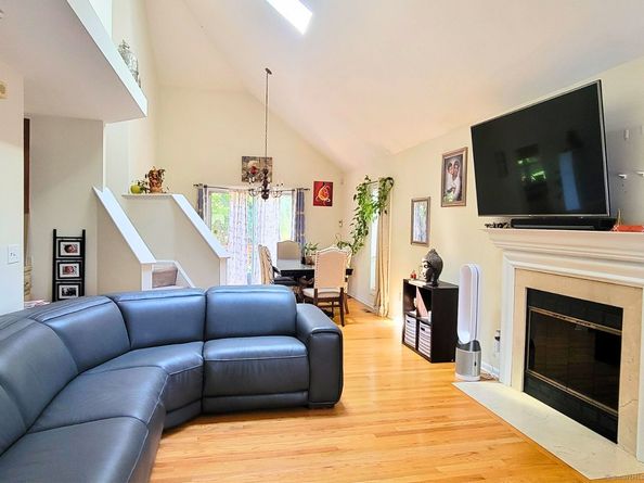 162 Colonial Road Apt 1, Stamford CT 06906