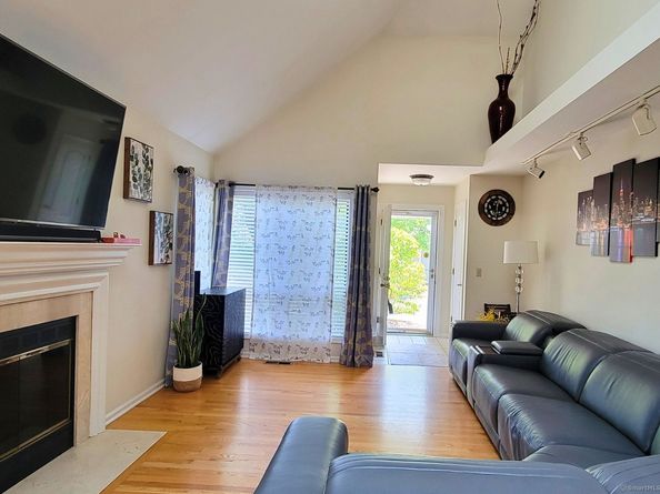 162 Colonial Road Apt 1, Stamford CT 06906