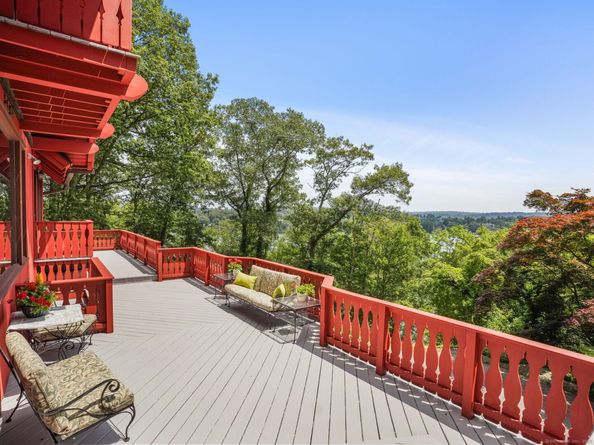 Undisclosed Address #24114517, New Fairfield CT 06812