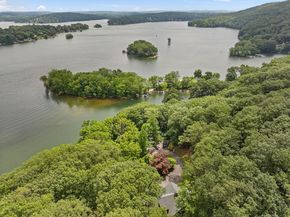 Undisclosed Address #24114517, New Fairfield CT 06812