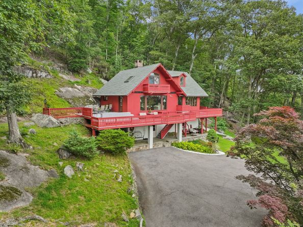 Undisclosed Address #24114517, New Fairfield CT 06812