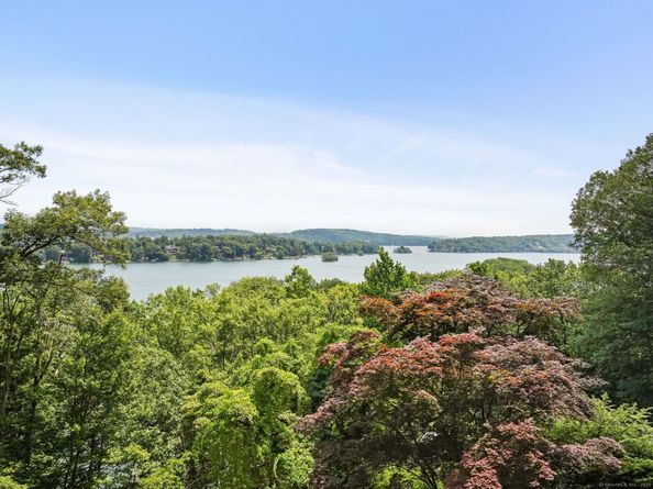 Undisclosed Address #24114517, New Fairfield CT 06812