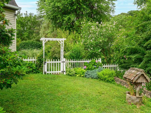 20 Wild Horse Road, Stamford CT 06905
