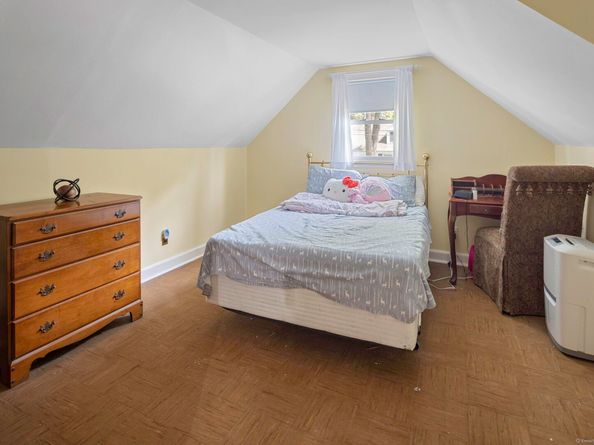 33 Halsey Drive, Greenwich CT 06870