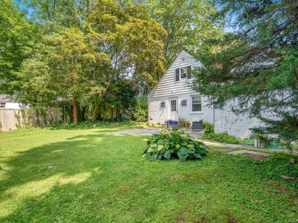 33 Halsey Drive, Greenwich CT 06870
