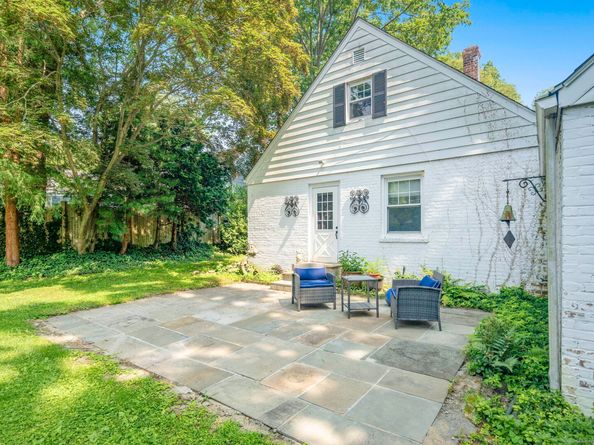 33 Halsey Drive, Greenwich CT 06870