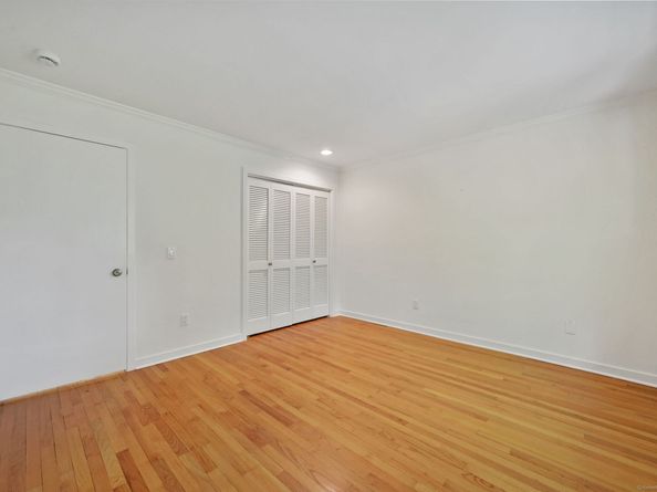 289 New Norwalk Road 22, New Canaan CT 06840