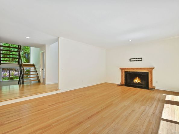 289 New Norwalk Road 22, New Canaan CT 06840