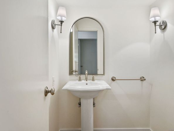 289 New Norwalk Road 22, New Canaan CT 06840