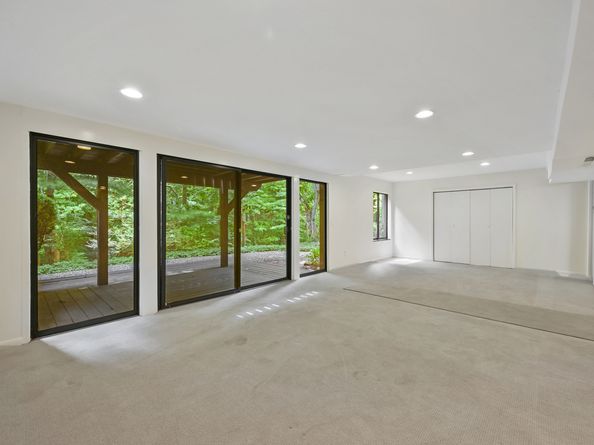 289 New Norwalk Road 22, New Canaan CT 06840