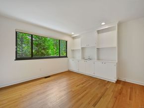 289 New Norwalk Road 22, New Canaan CT 06840