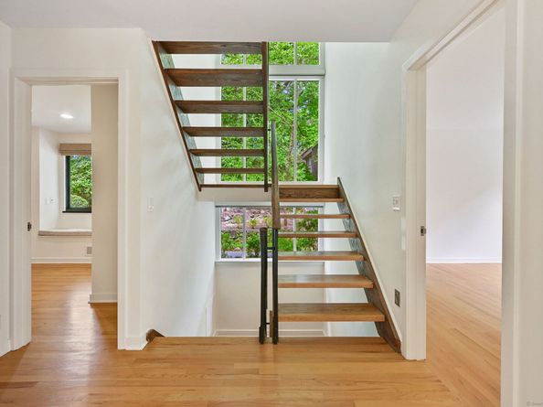 289 New Norwalk Road 22, New Canaan CT 06840