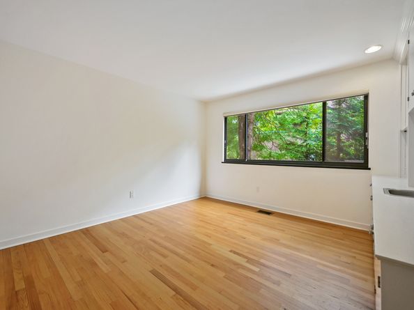 289 New Norwalk Road 22, New Canaan CT 06840