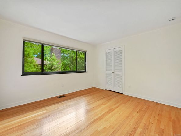 289 New Norwalk Road 22, New Canaan CT 06840