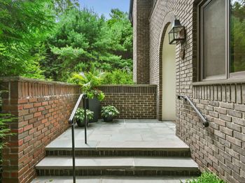 289 New Norwalk Road