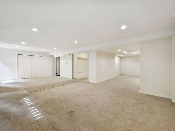 289 New Norwalk Road 22, New Canaan CT 06840