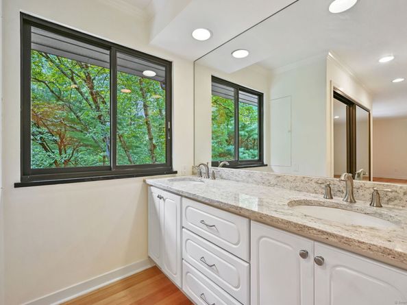 289 New Norwalk Road 22, New Canaan CT 06840