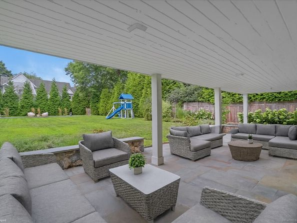 254 Penfield Road, Fairfield CT 06824