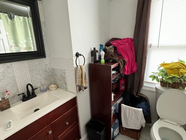 385 Chamberlain Avenue, Bridgeport CT 06606