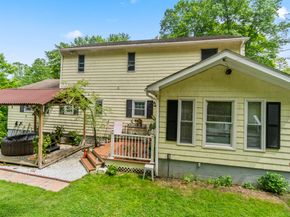 30 Hi Barlow Road, Newtown CT 06470