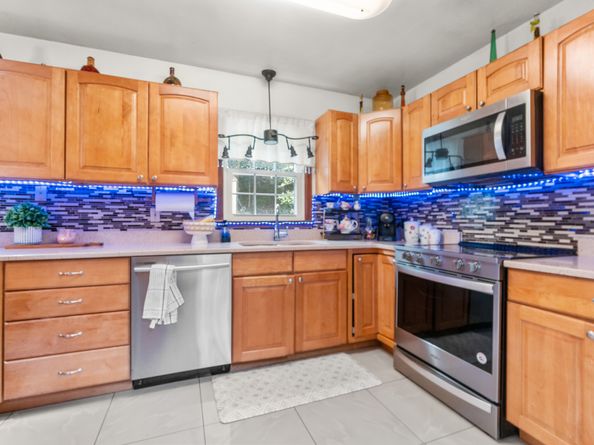 30 Hi Barlow Road, Newtown CT 06470