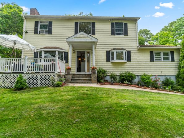 30 Hi Barlow Road, Newtown CT 06470