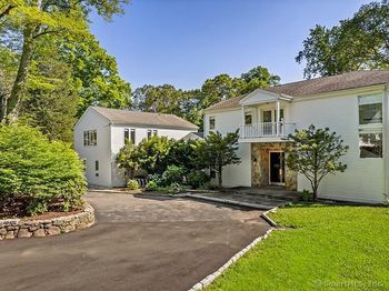 106A Comstock Hill Avenue