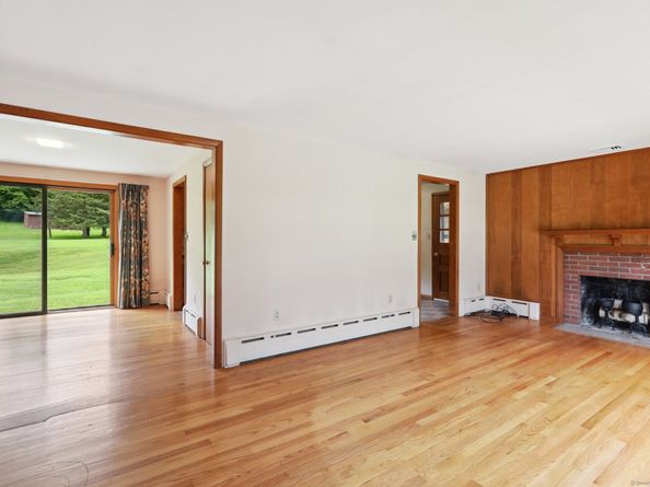 1 Old Middle Road, New Milford CT 06776