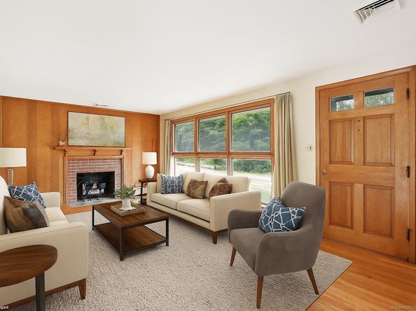 1 Old Middle Road, New Milford CT 06776