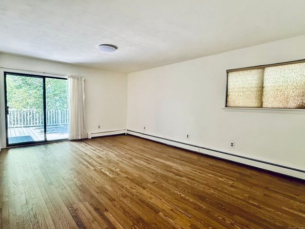 27 Stonecrop Road, Norwalk CT 06851