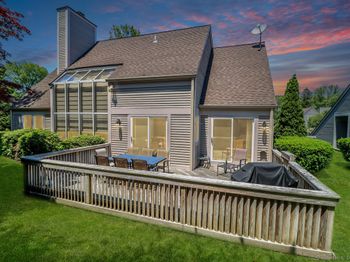 230 New Canaan Avenue