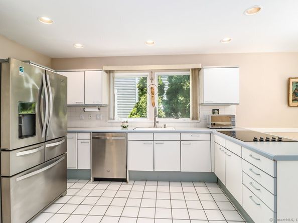 230 New Canaan Avenue APT 2, Norwalk CT 06850