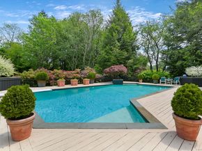 8 Hedgerow Common, Weston CT 06883