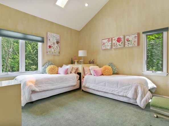 8 Hedgerow Common, Weston CT 06883