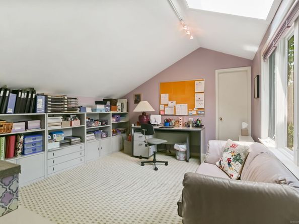 8 Hedgerow Common, Weston CT 06883