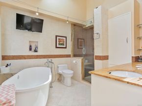 8 Hedgerow Common, Weston CT 06883