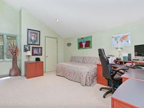 8 Hedgerow Common, Weston CT 06883