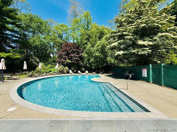 13 Hills Lane 13, Westport CT 06880