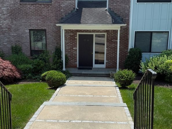 13 Hills Lane 13, Westport CT 06880