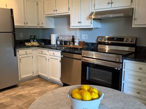 13 Hills Lane 13, Westport CT 06880