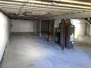 33 Manor Drive, Trumbull CT 06611