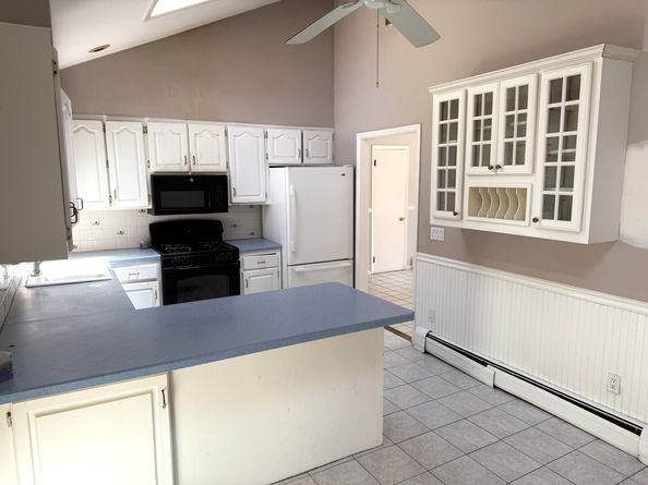 33 Manor Drive, Trumbull CT 06611