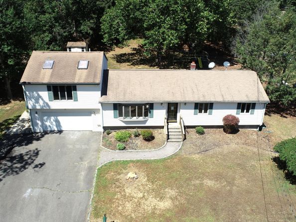 33 Manor Drive, Trumbull CT 06611