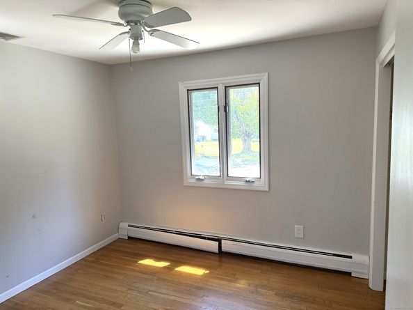 33 Manor Drive, Trumbull CT 06611